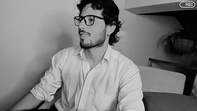 Nicholasrodrii online show from 03.20.25