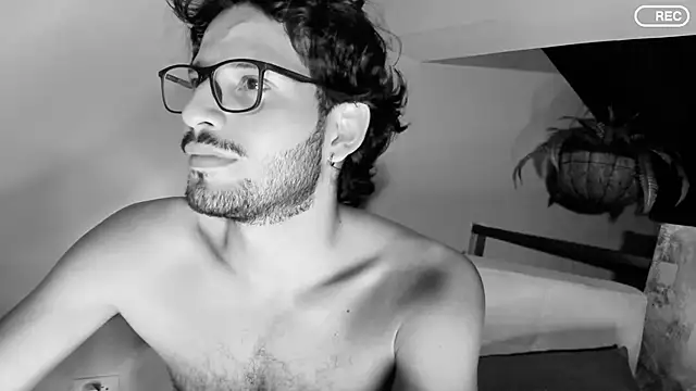 Nicholasrodrii online show from 03.21.25