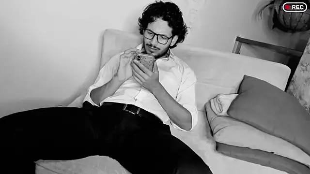Nicholasrodrii online show from 03.22.25