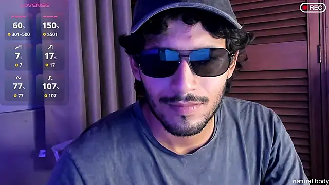 Nicholasrodrii online show from 10.23.25