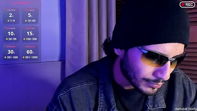 Nicholasrodrii online show from 10.24.25