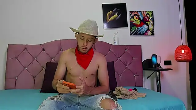 Snapshot of louis_bcasta1 chatting on 02.07.25 louis bcasta1 online show from 02.07.25