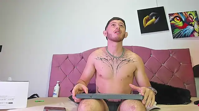 Snapshot of louis_bcasta1 chatting on 03.17.25 louis bcasta1 online show from 03.17.25