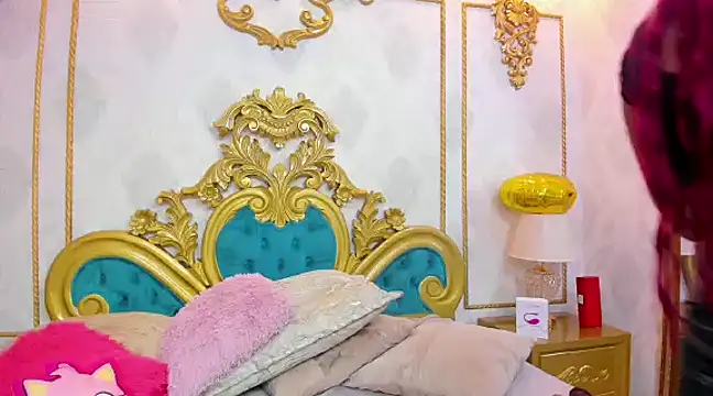 Snapshot of SalomeRestrepo chatting on 02.23.25 SalomeRestrepo online show from 02.23.25