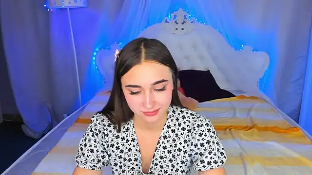 EvaLil online show from 12.04.24