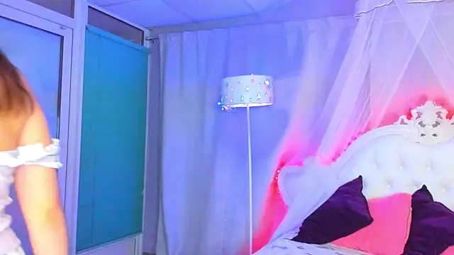 EvaLil online show from 12.05.24