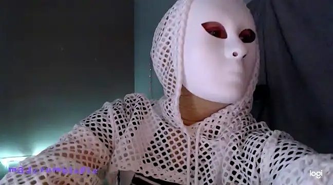 Snapshot of madcrumblepie chatting on 02.22.25 madcrumblepie online show from 02.22.25