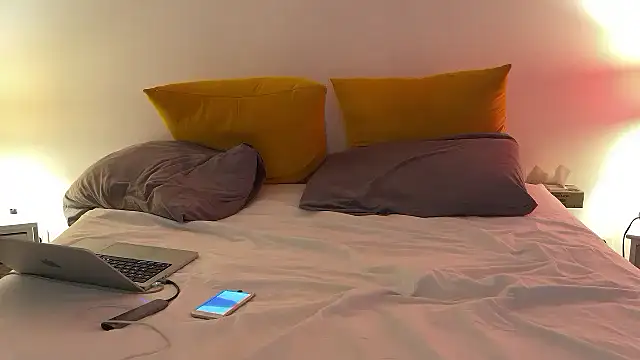 annaBtv9 online show from 04.26.26