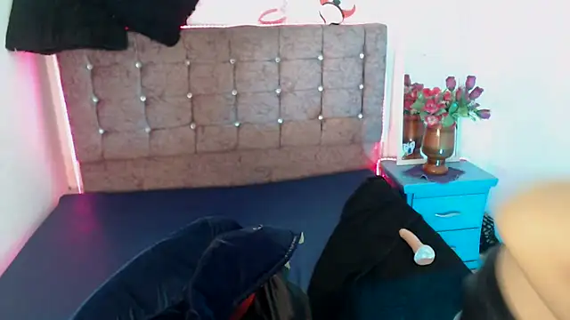 lily jamesx online show from 11.21.25