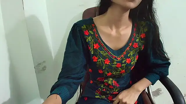 Snapshot of Srabontii chatting on 03.05.25 Srabontii online show from 03.05.25