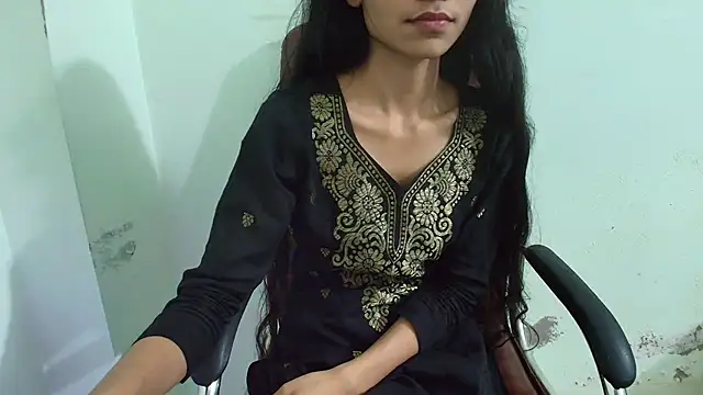 Snapshot of Srabontii chatting on 03.08.25 Srabontii online show from 03.08.25