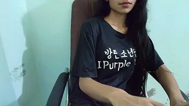 Snapshot of Srabontii chatting on 03.13.25 Srabontii online show from 03.13.25