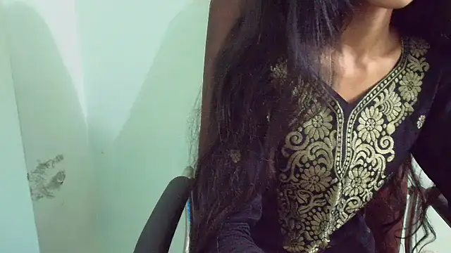 Snapshot of Srabontii chatting on 03.18.25 Srabontii online show from 03.18.25