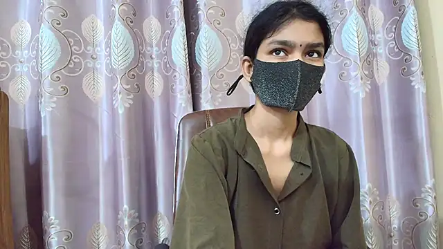 Snapshot of Srabontii chatting on 09.17.25 Srabontii online show from 09.17.25