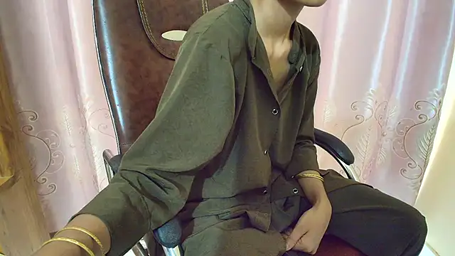 Snapshot of Srabontii chatting on 09.27.25 Srabontii online show from 09.27.25