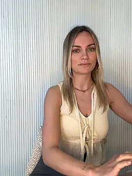 Snapshot of Milla__one chatting on 04.27.26 Milla one online show from 04.27.26
