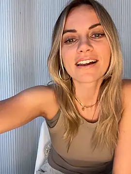 Snapshot of Milla__one chatting on 05.18.26 Milla one online show from 05.18.26