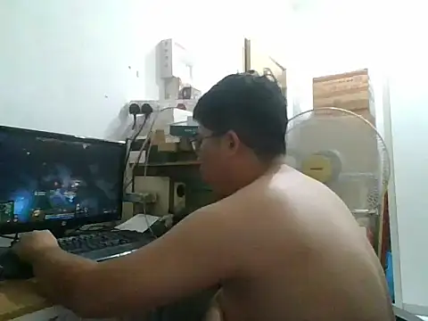 Snapshot of shyboymasturbation chatting on 01.20.25 shyboymasturbation online show from 01.20.25