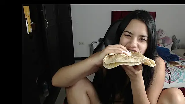 Snapshot of kayla_k18 chatting on 01.07.25 kayla k18 online show from 01.07.25