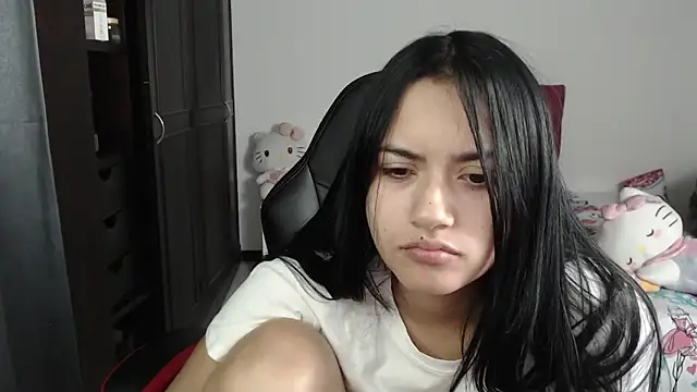 Snapshot of kayla_k18 chatting on 02.05.25 kayla k18 online show from 02.05.25