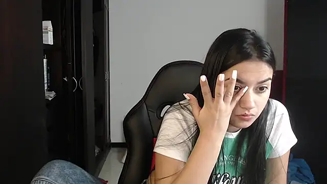 Snapshot of kayla_k18 chatting on 02.16.25 kayla k18 online show from 02.16.25