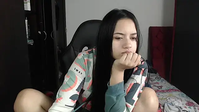 Snapshot of kayla_k18 chatting on 02.17.25 kayla k18 online show from 02.17.25