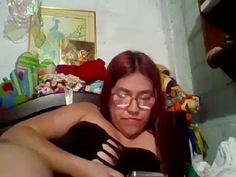 dafne19  online show from 12.15.24