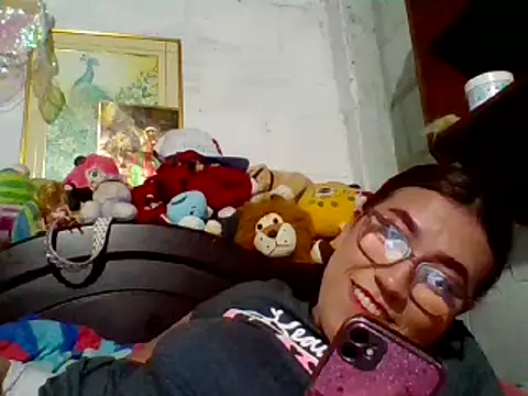 dafne19  online show from 12.29.24