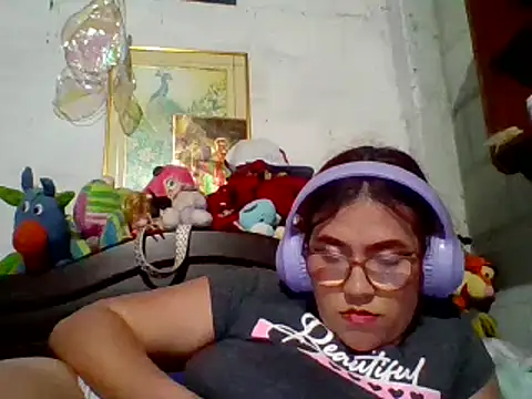 dafne19  online show from 12.29.24