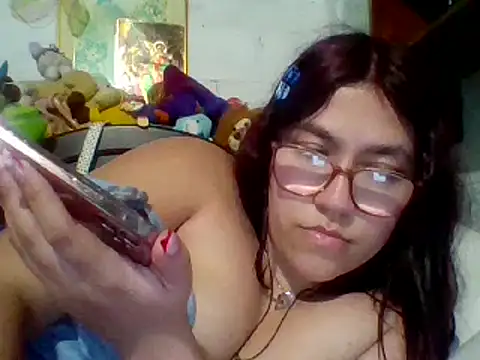 dafne19  online show from 02.13.25