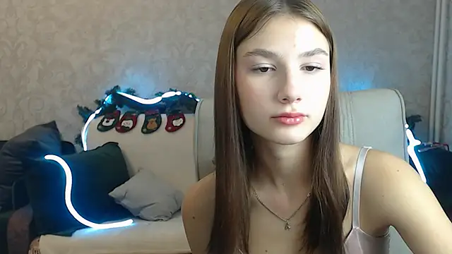 Snapshot of AnaHoney chatting on 12.06.24 AnaHoney online show from 12.06.24