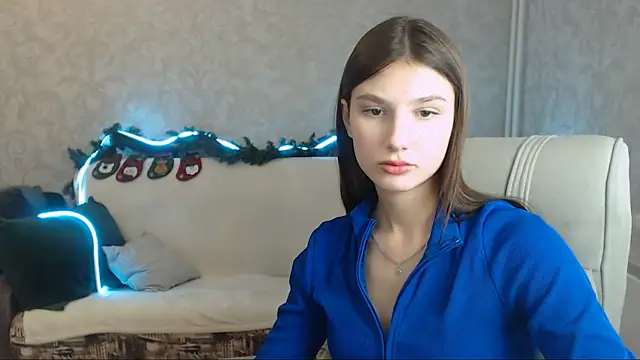 Snapshot of AnaHoney chatting on 12.22.24 AnaHoney online show from 12.22.24