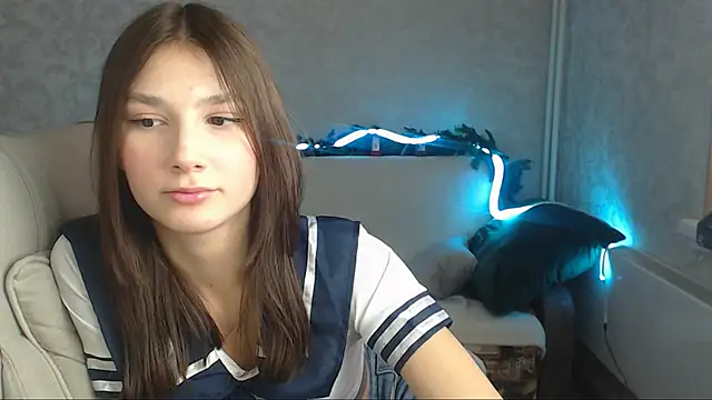 Snapshot of AnaHoney chatting on 12.27.24 AnaHoney online show from 12.27.24