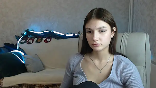 Snapshot of AnaHoney chatting on 01.21.25 AnaHoney online show from 01.21.25