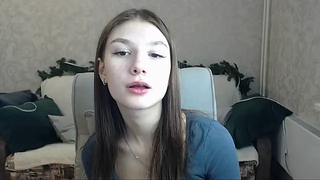 Snapshot of AnaHoney chatting on 01.29.25 AnaHoney online show from 01.29.25