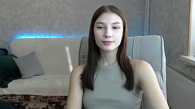 Snapshot of AnaHoney chatting on 02.21.25 AnaHoney online show from 02.21.25