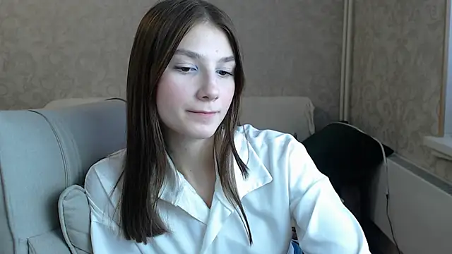 Snapshot of AnaHoney chatting on 03.17.25 AnaHoney online show from 03.17.25