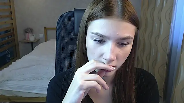 AnaHoney online show from 10.14.25