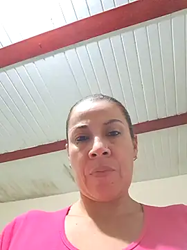 Snapshot of Zaralu_ chatting on 12.04.24 Zaralu online show from 12.04.24