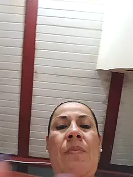 Snapshot of Zaralu_ chatting on 12.27.24 Zaralu online show from 12.27.24