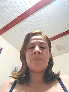 Snapshot of Zaralu_ chatting on 12.28.24 Zaralu online show from 12.28.24