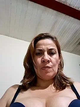 Snapshot of Zaralu_ chatting on 01.28.25 Zaralu online show from 01.28.25