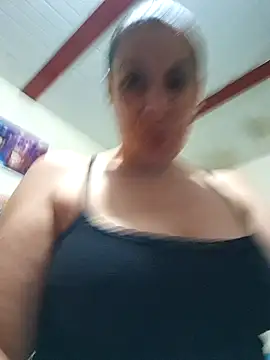 Snapshot of Zaralu_ chatting on 02.08.25 Zaralu online show from 02.08.25