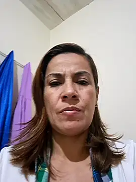 Snapshot of Zaralu_ chatting on 02.15.25 Zaralu online show from 02.15.25