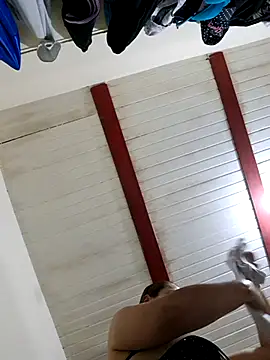 Snapshot of Zaralu_ chatting on 02.16.25 Zaralu online show from 02.16.25