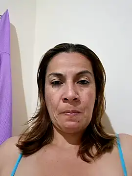 Snapshot of Zaralu_ chatting on 02.20.25 Zaralu online show from 02.20.25