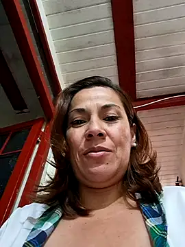 Snapshot of Zaralu_ chatting on 10.06.25 Zaralu online show from 10.06.25