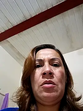 Snapshot of Zaralu_ chatting on 10.12.25 Zaralu online show from 10.12.25