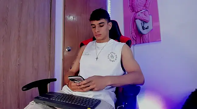 Snapshot of joseph_boy chatting on 02.20.25 joseph boy online show from 02.20.25