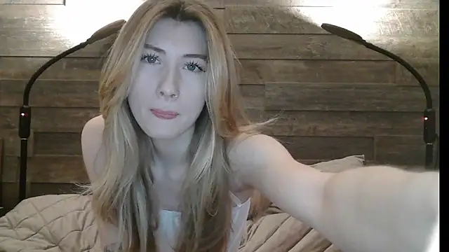 ErikaShyy online show from 03.04.25